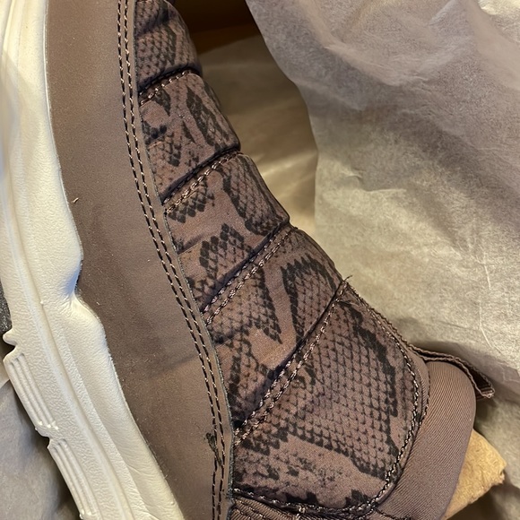 Slip ons - Picture 5 of 5